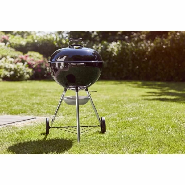 WEBER E-5710 HOUTSKOOLBARBECUE MET DEKSEL EN WIELEN ZWART